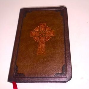 Holman Large Print Compact Reference Bible: Christian Standard Bible: Very Nice!